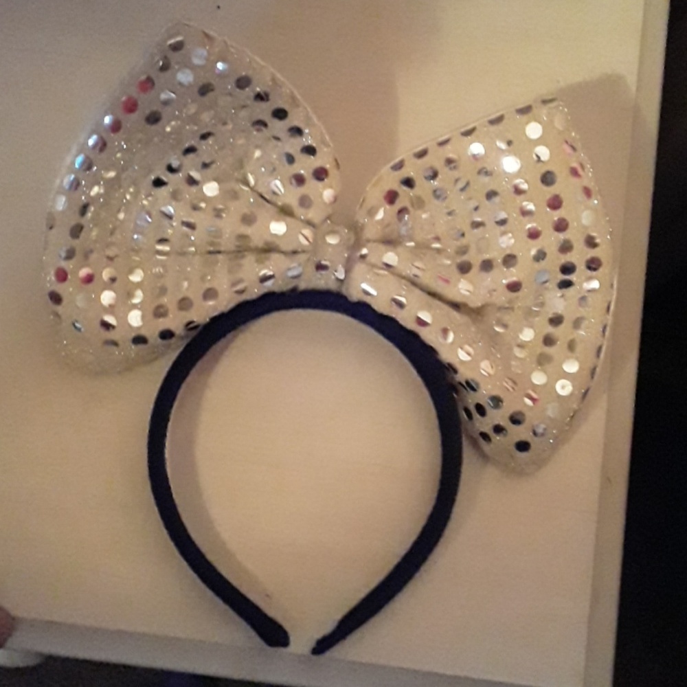 Silver bow headband